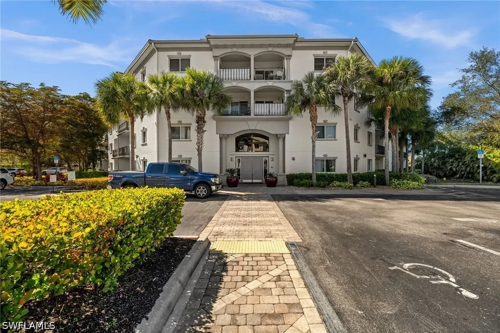 1100 Pine Ridge Road Naples FL 34108