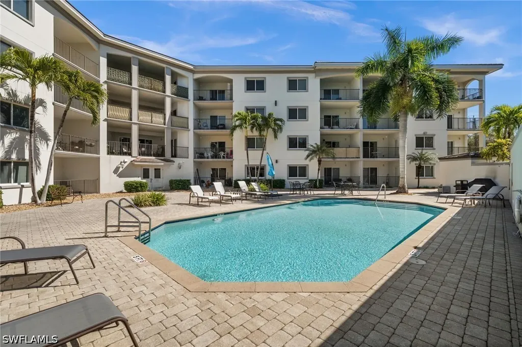1100 Pine Ridge Road Naples FL 34108