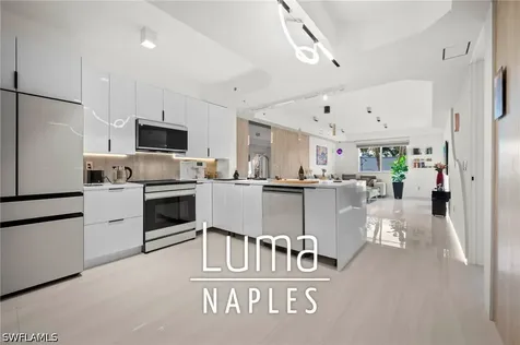 1100 Pine Ridge Road Naples FL 34108