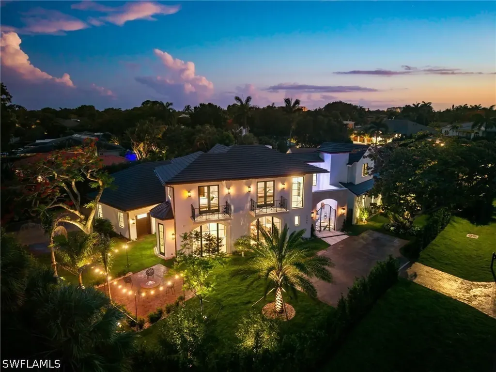 1598 Nautilus Road Naples FL 34102