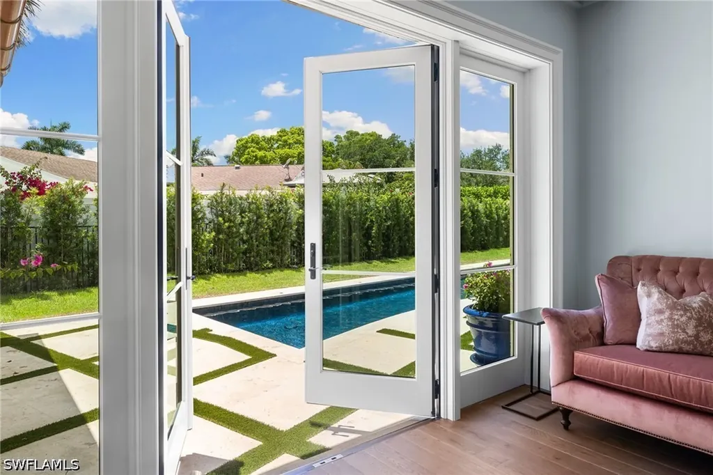 1598 Nautilus Road Naples FL 34102