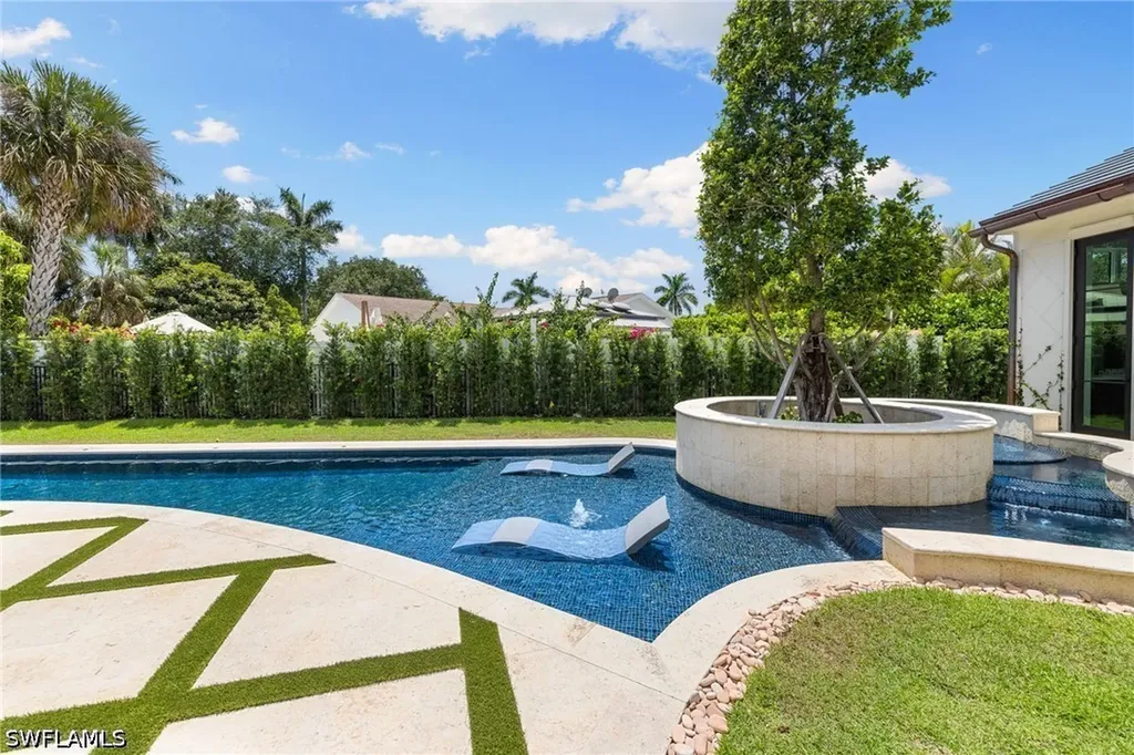 1598 Nautilus Road Naples FL 34102