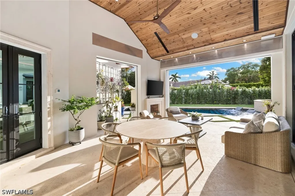 1598 Nautilus Road Naples FL 34102