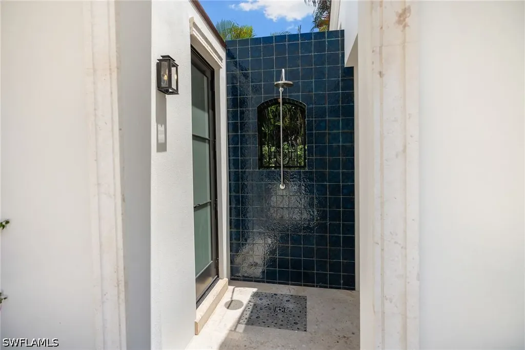 1598 Nautilus Road Naples FL 34102