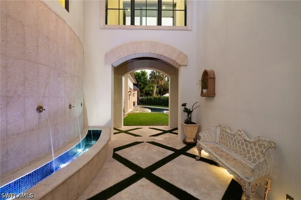 1598 Nautilus Road Naples FL 34102