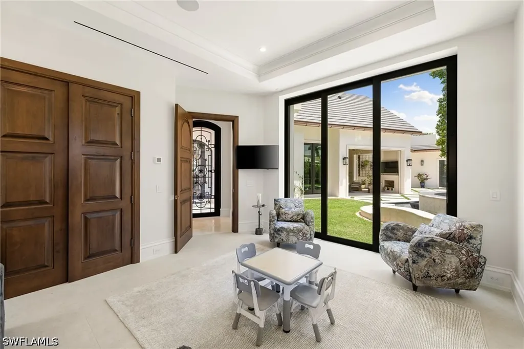 1598 Nautilus Road Naples FL 34102
