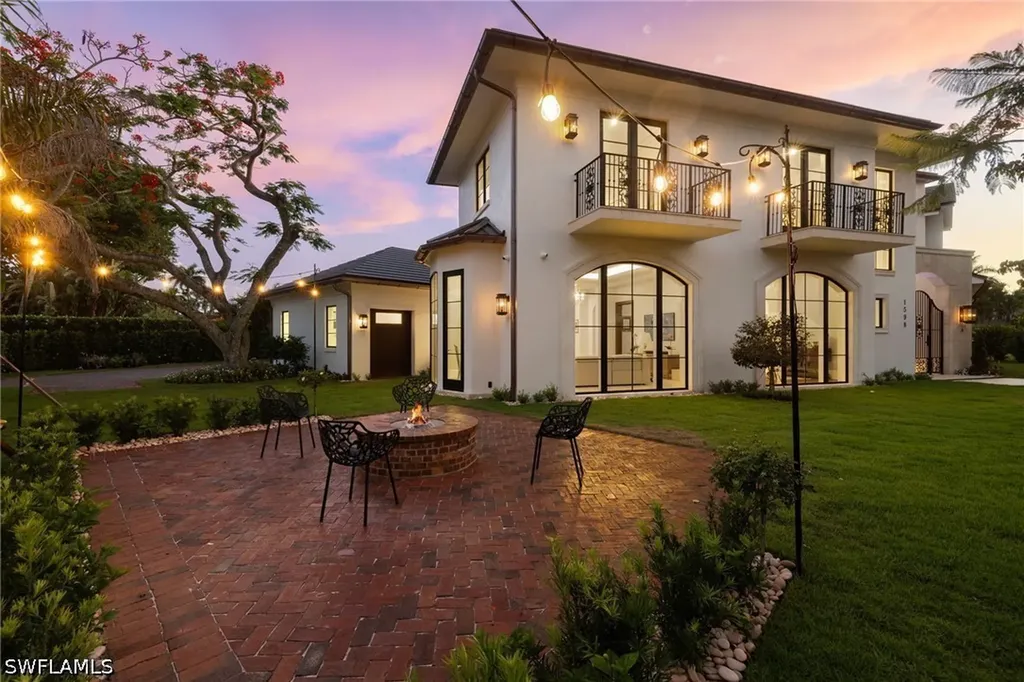 1598 Nautilus Road Naples FL 34102