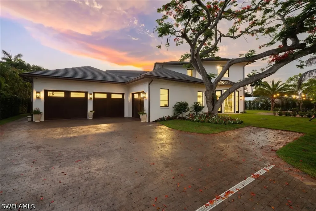 1598 Nautilus Road Naples FL 34102