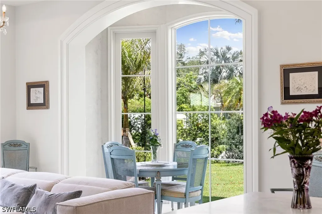 1598 Nautilus Road Naples FL 34102