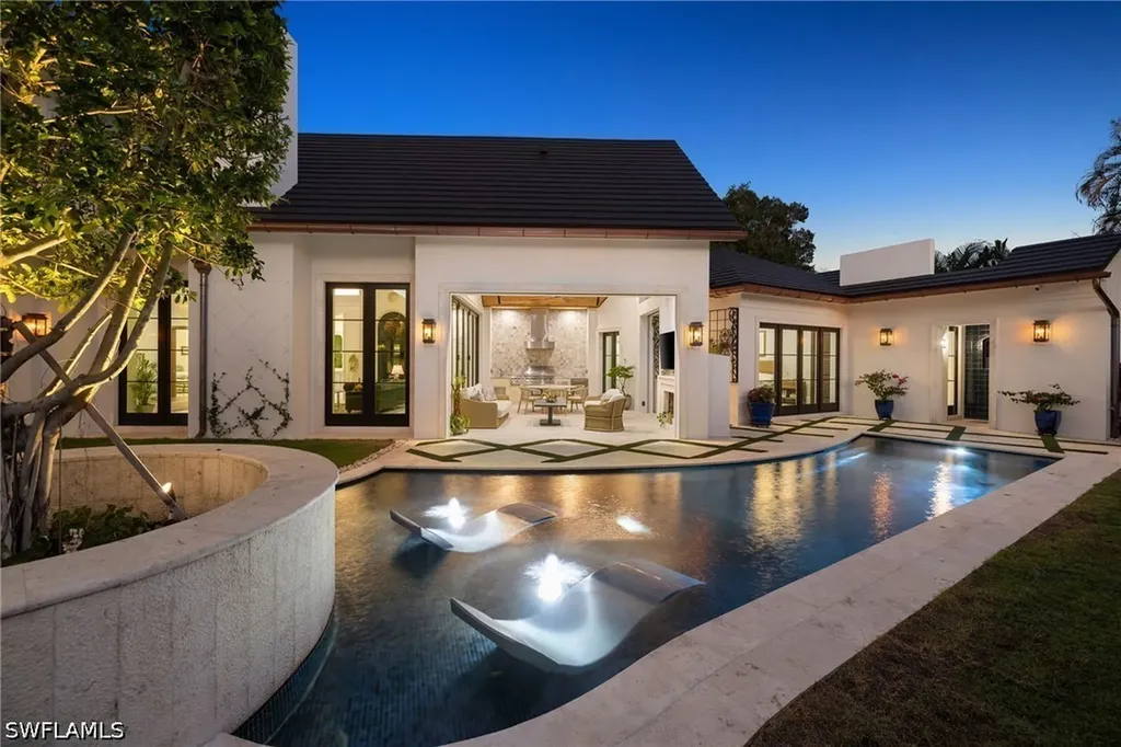 1598 Nautilus Road Naples FL 34102