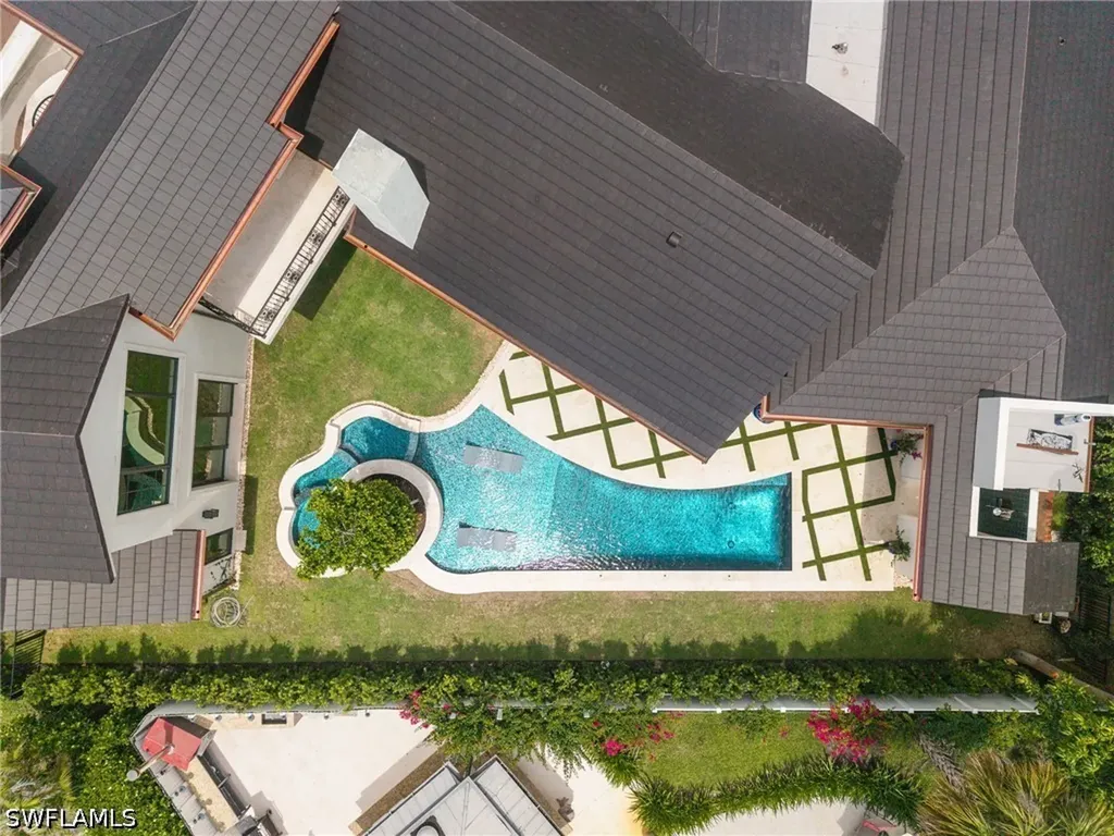 1598 Nautilus Road Naples FL 34102