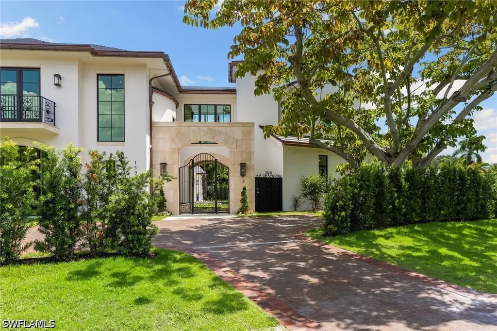1598 Nautilus Road Naples FL 34102