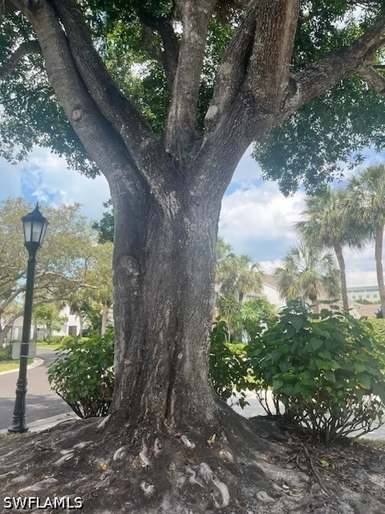 840 Meadowland Drive Naples FL 34108
