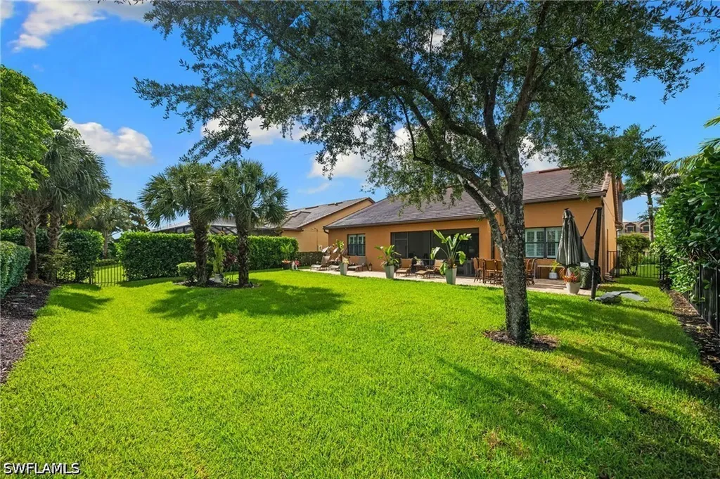 16213 Camden Lakes Circle Naples FL 34110