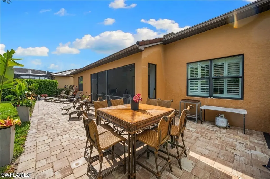 16213 Camden Lakes Circle Naples FL 34110