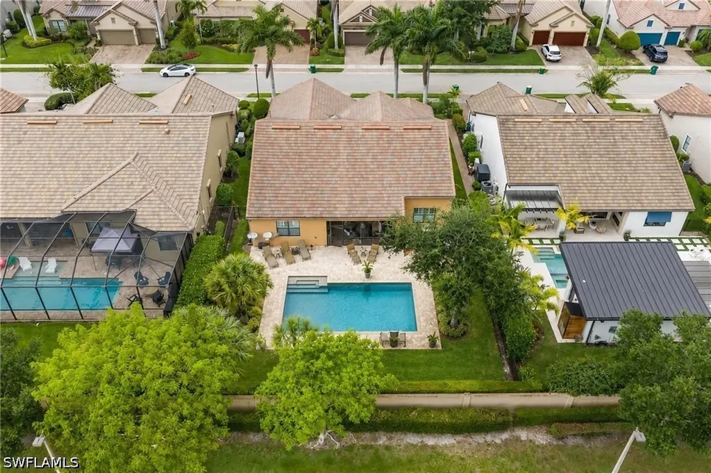 16213 Camden Lakes Circle Naples FL 34110