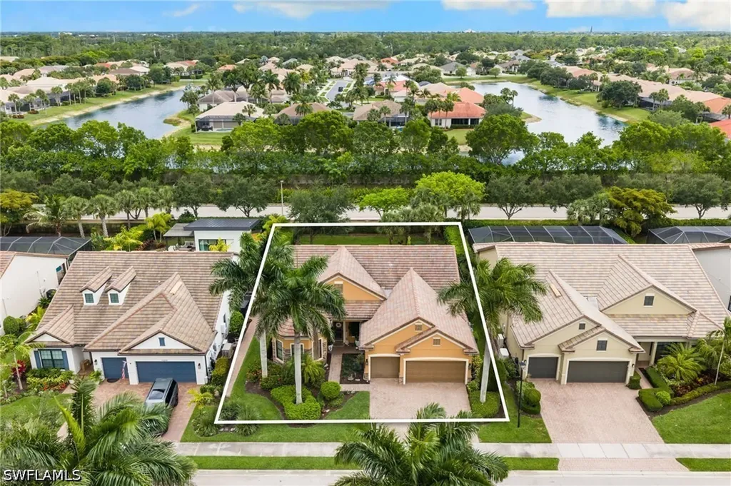 16213 Camden Lakes Circle Naples FL 34110