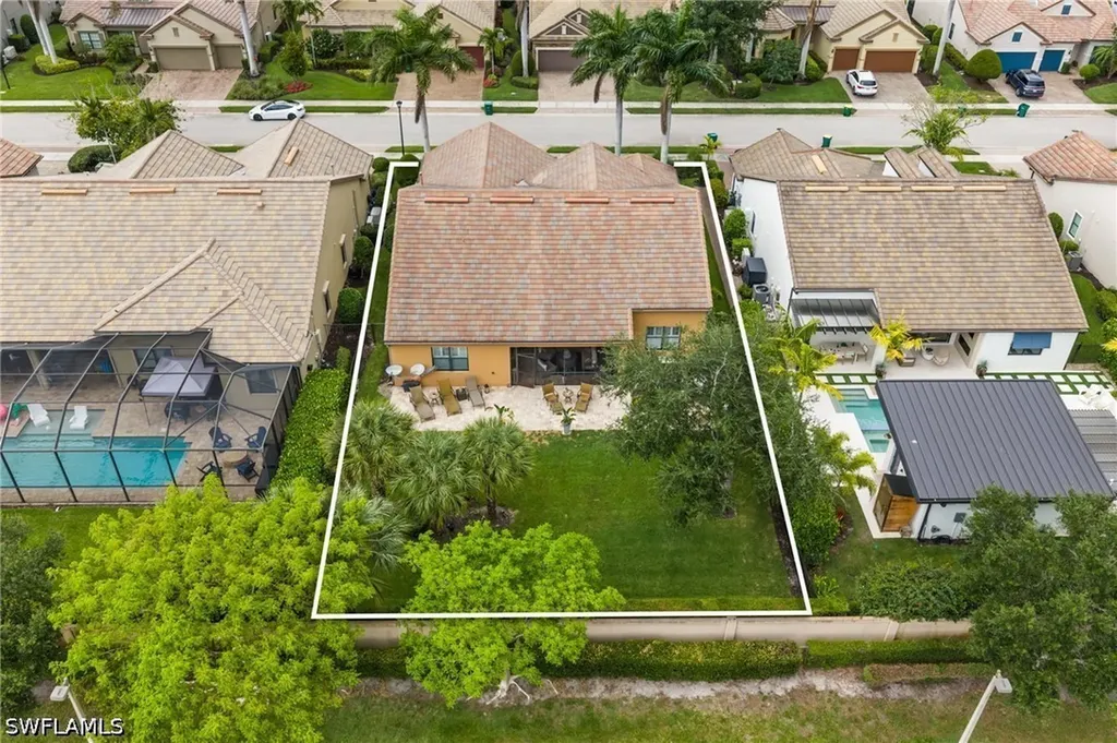 16213 Camden Lakes Circle Naples FL 34110