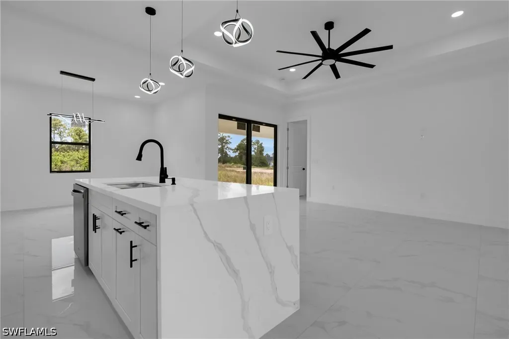 2909 Dora Avenue N Lehigh Acres FL 33971