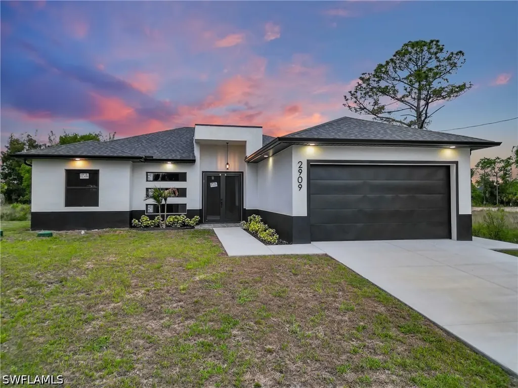 2909 Dora Avenue N Lehigh Acres FL 33971