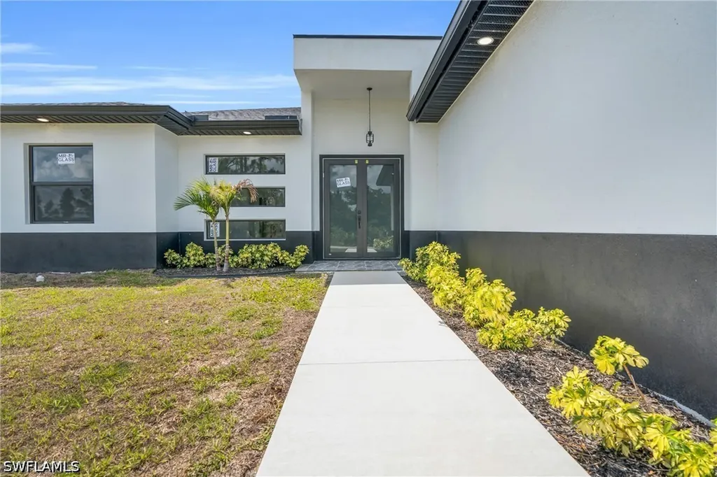 2909 Dora Avenue N Lehigh Acres FL 33971