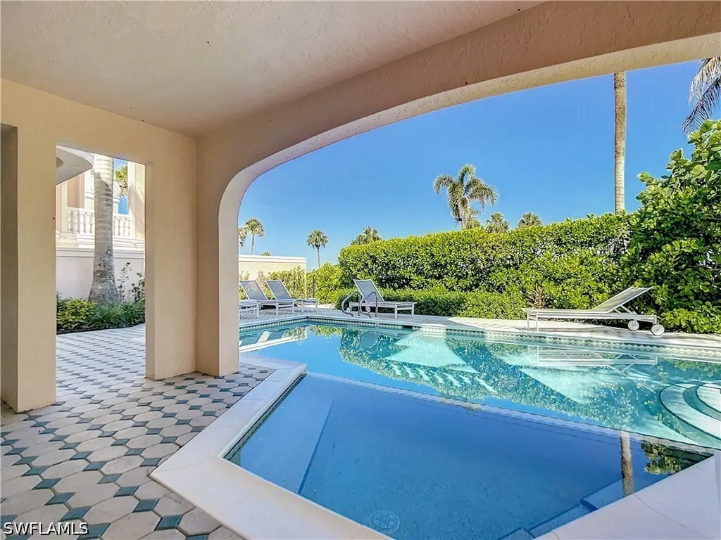 21 Casa Mar Lane Naples FL 34103