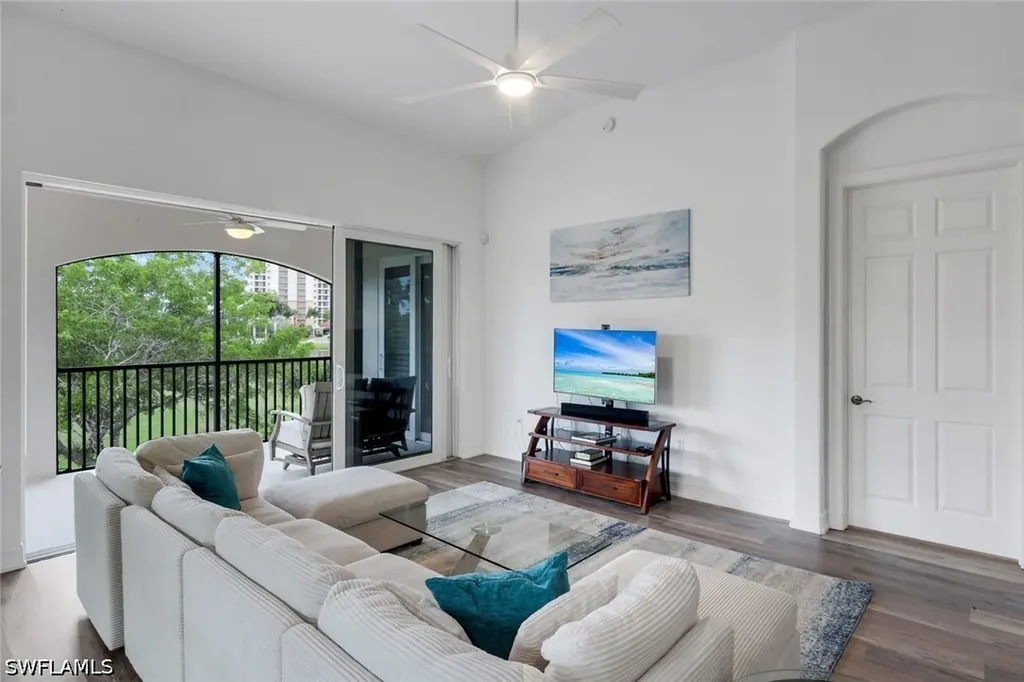 1277 Rialto Way Naples FL 34114
