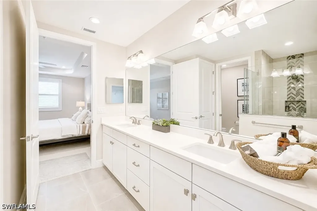 2620 Seychelles Circle Naples FL 34112