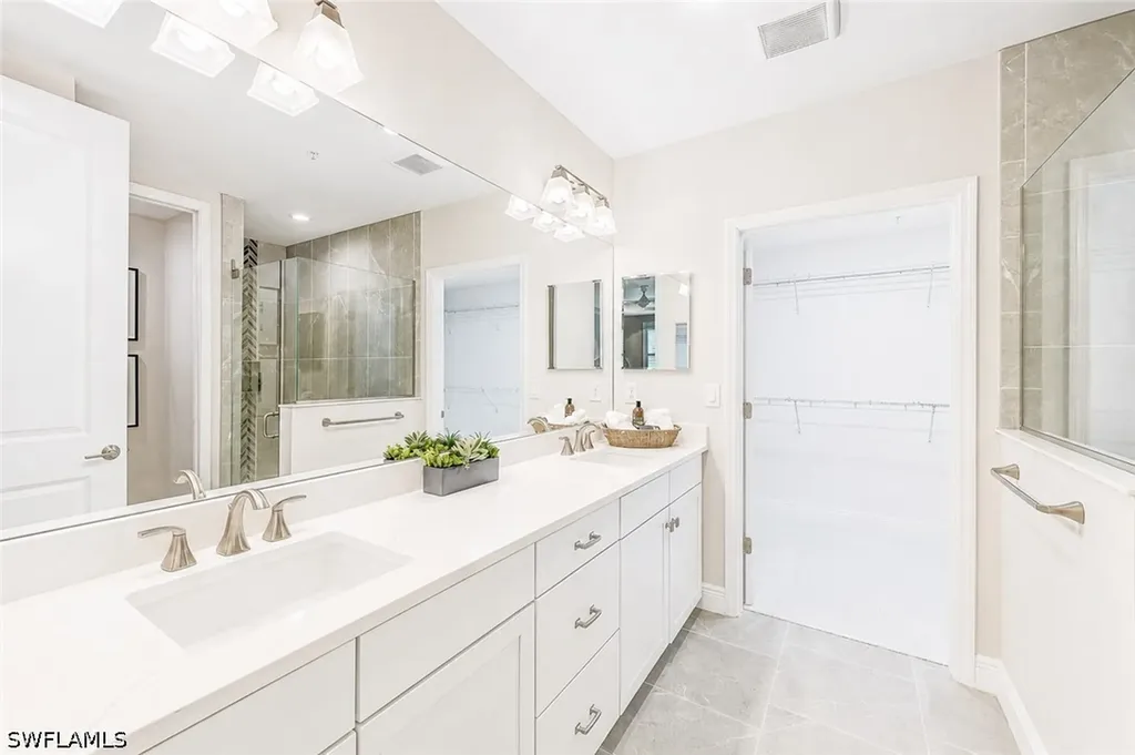 2620 Seychelles Circle Naples FL 34112