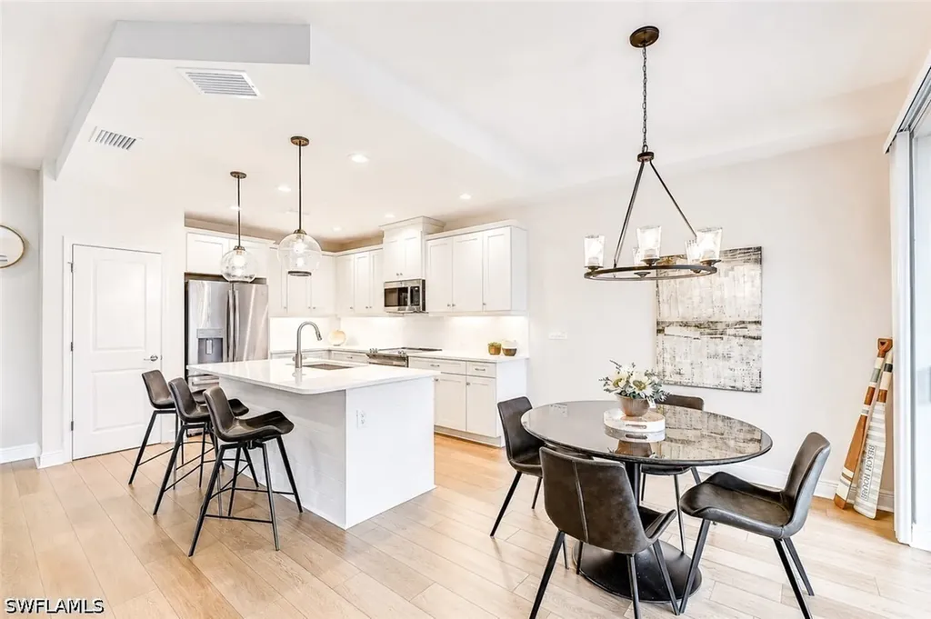 2620 Seychelles Circle Naples FL 34112