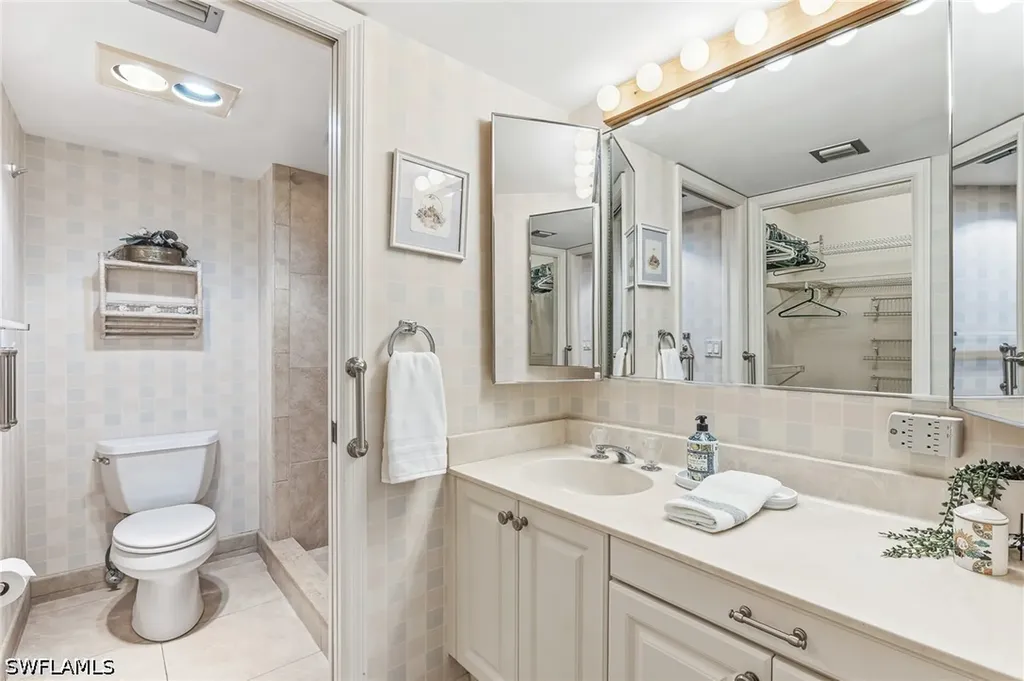 1518 Oyster Catcher Point Naples FL 34105