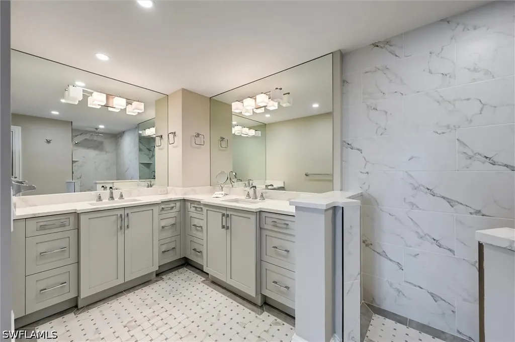 1275 Gulf Shore Boulevard N Naples FL 34102