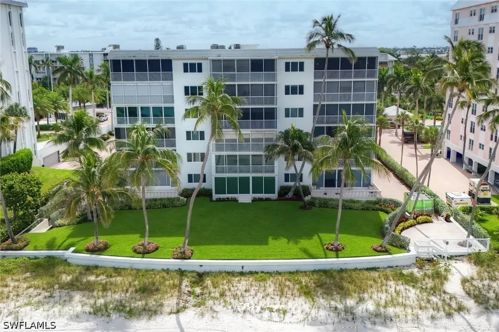 1275 Gulf Shore Boulevard N Naples FL 34102
