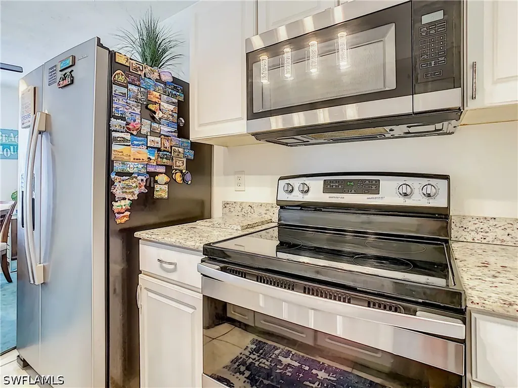 4625 Bayshore Drive Naples FL 34112