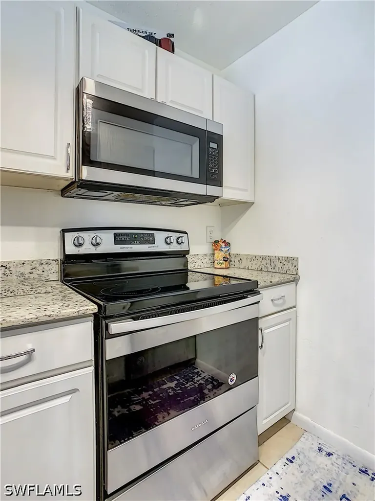 4625 Bayshore Drive Naples FL 34112