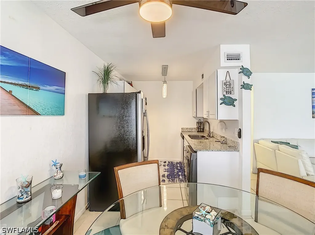 4625 Bayshore Drive Naples FL 34112