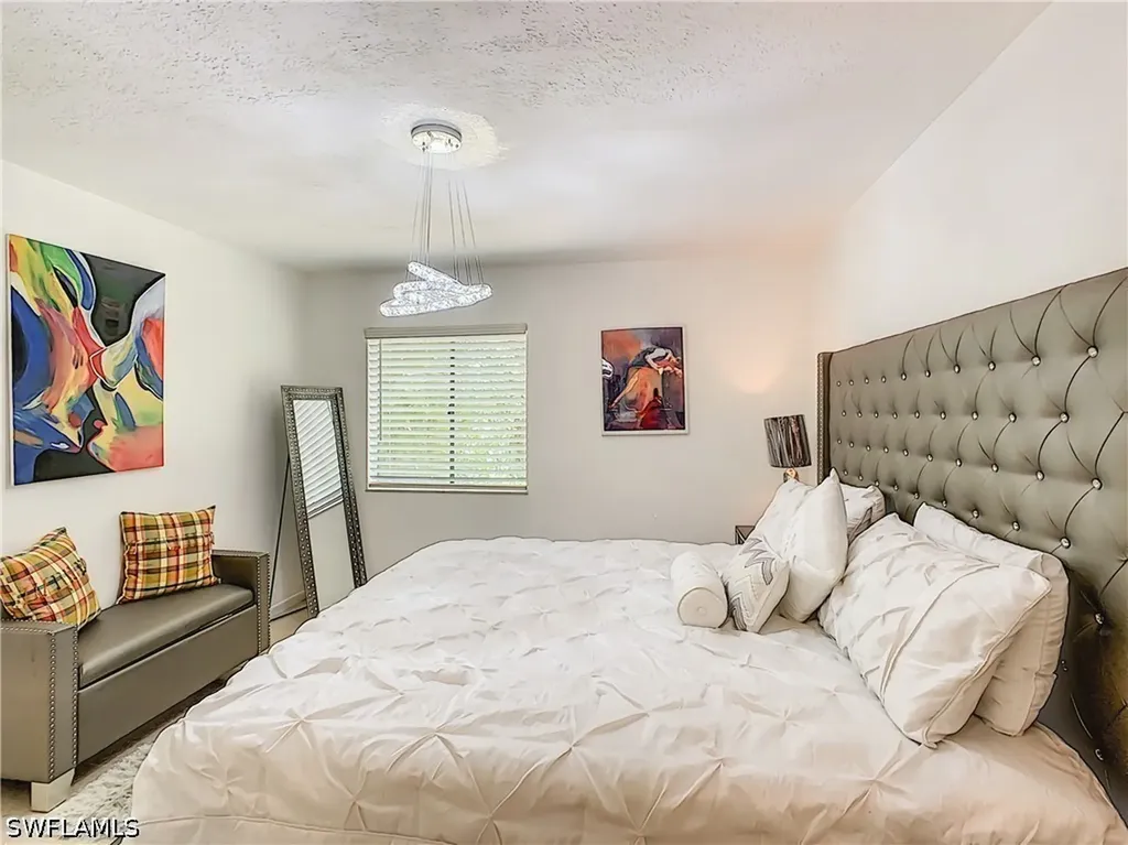 4625 Bayshore Drive Naples FL 34112