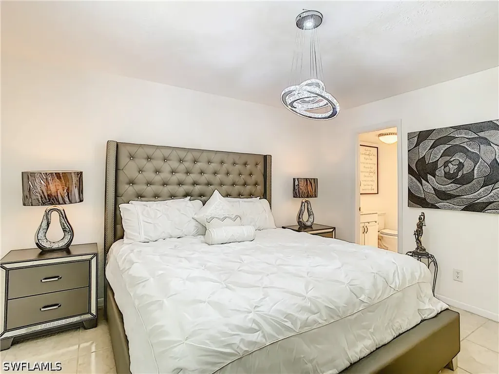 4625 Bayshore Drive Naples FL 34112