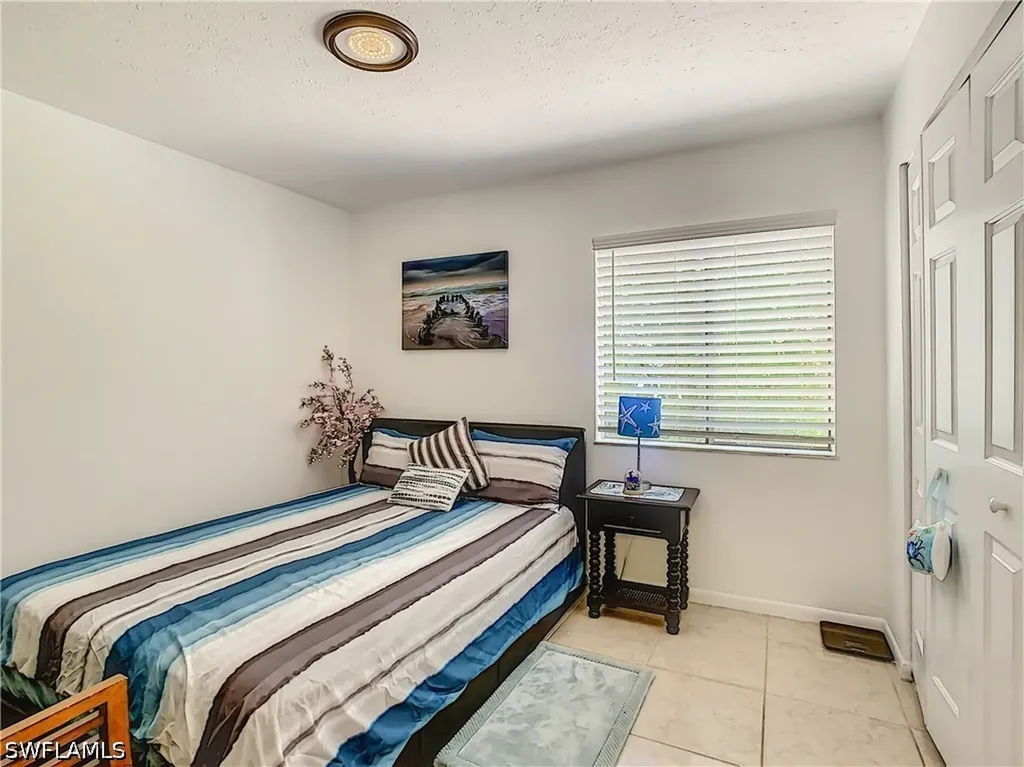 4625 Bayshore Drive Naples FL 34112