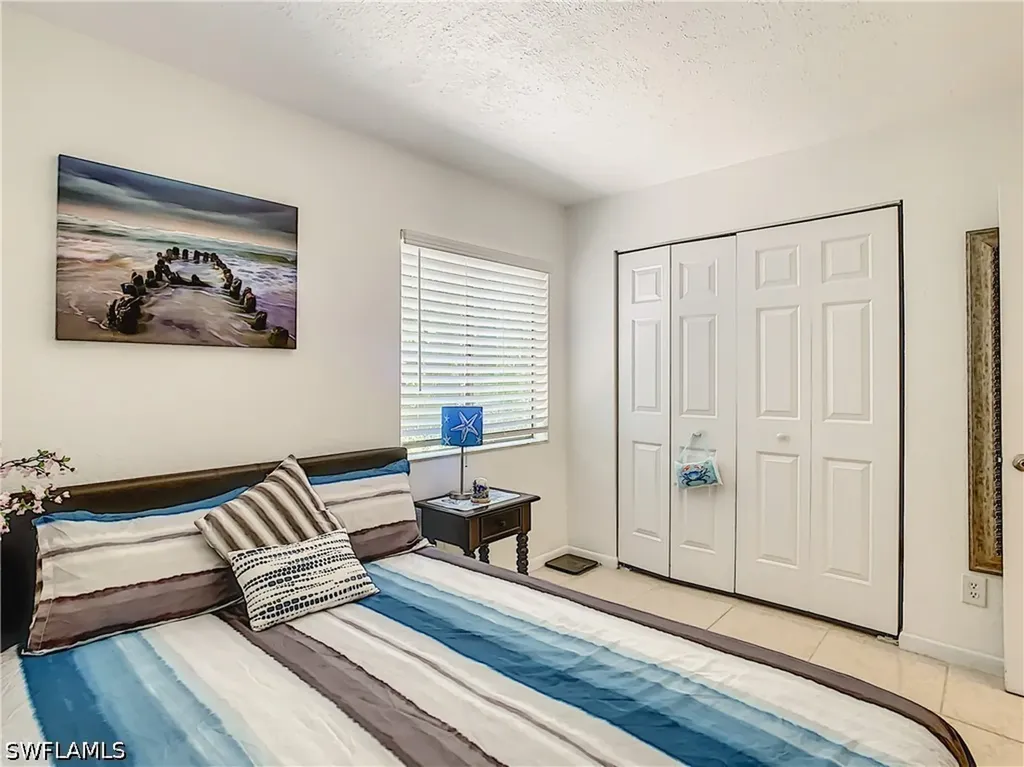 4625 Bayshore Drive Naples FL 34112