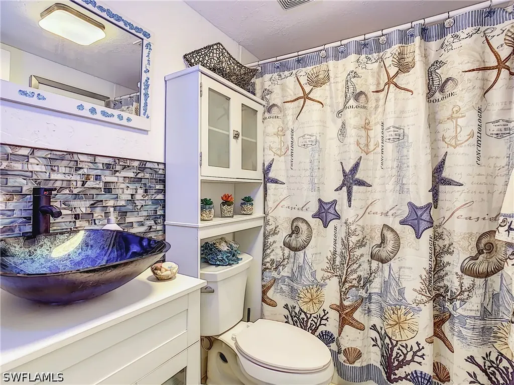 4625 Bayshore Drive Naples FL 34112
