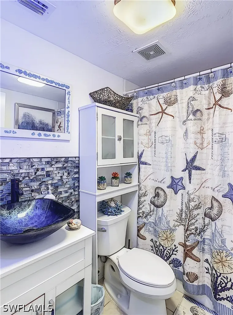 4625 Bayshore Drive Naples FL 34112