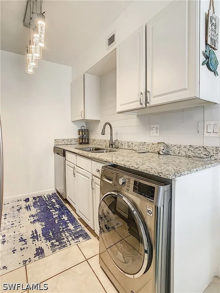 4625 Bayshore Drive Naples FL 34112