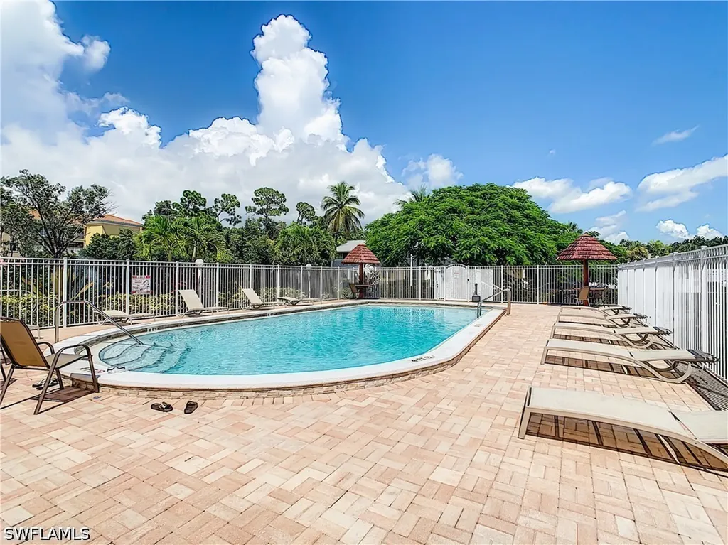 4625 Bayshore Drive Naples FL 34112
