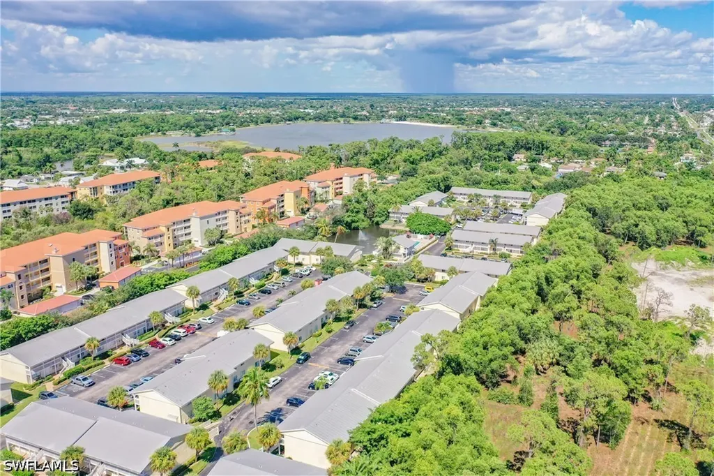 4625 Bayshore Drive Naples FL 34112