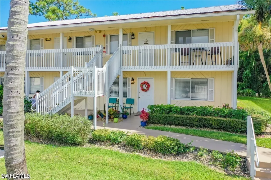 4625 Bayshore Drive Naples FL 34112