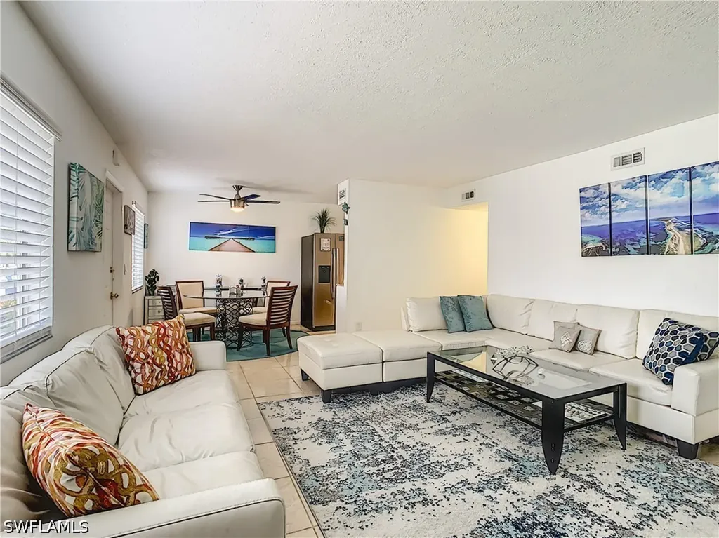 4625 Bayshore Drive Naples FL 34112