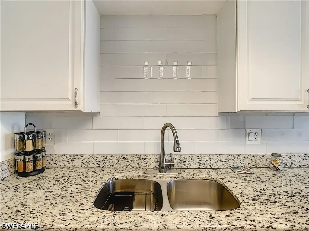 4625 Bayshore Drive Naples FL 34112