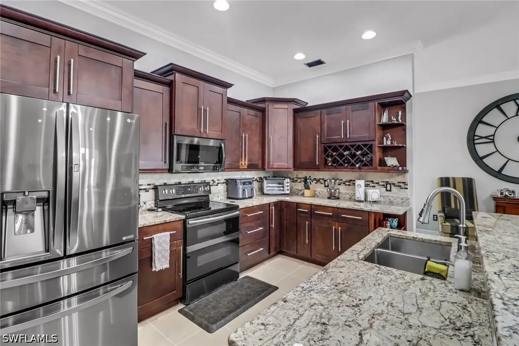 109 NW 38th Place Cape Coral FL 33993