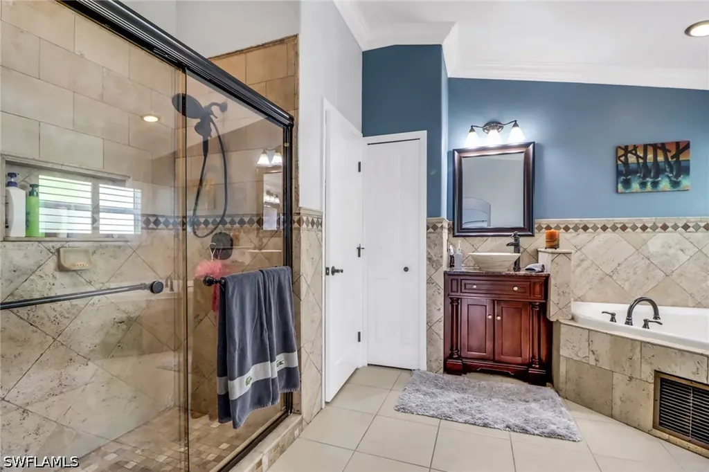 109 NW 38th Place Cape Coral FL 33993